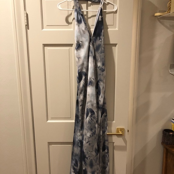 Cloudy silk gown only worn once! ☁️ - Picture 5 of 8